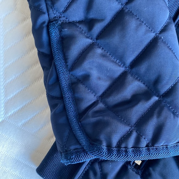 Tommy Hilfiger navy quilted spring jacket. Zippered front and pockets. Small 💙 - Picture 12 of 16